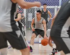 雄鹿球队迎来新赛季备战球员状态出色视频 雄鹿球队迎来新赛季备战球员状态出色视频